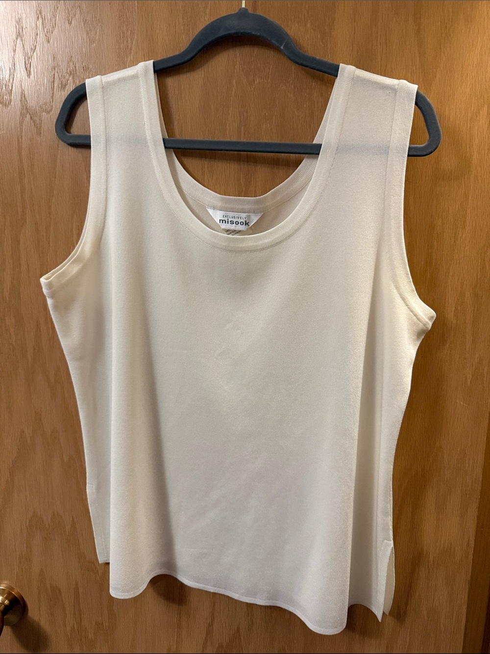 Misook Cream Scoop Neck Sleeveless Knit Top